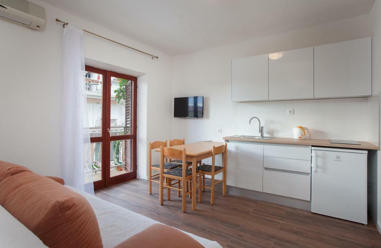 Apartmani Tina Подгора Экстерьер фото